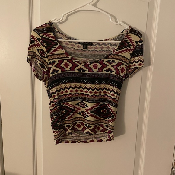 Womens Crop TShirt with Pattern. Size M - Picture 1 of 3